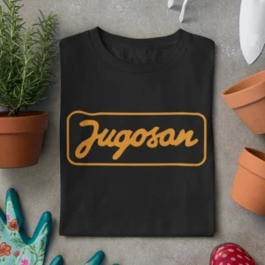 Orange “Jugosan” graphic printed on a t-shirt Narandžasta “Jugosan” grafika na majici